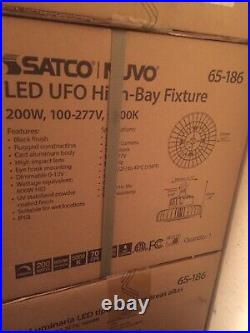 200 Watt 26000 Lumen 120-277V IP65 LED Round Highbay Light Fixture