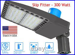 300W LED Pole Light With Photocell, AC120-277V, LED Parking Lot Lights Fixture