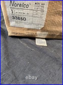 DUSK to DAWN Barn LIGHT 175W 120V Mercury Vapor Lamp VINTAGE Norelco NOS 33850