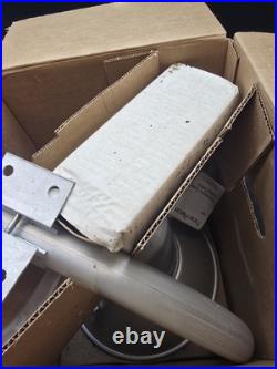 DUSK to DAWN Barn LIGHT 175W 120V Mercury Vapor Lamp VINTAGE Norelco NOS 33850