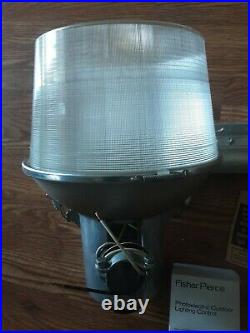 DUSK to DAWN Barn LIGHT 175W 120V Mercury Vapor Lamp VINTAGE Norelco Philips NEW