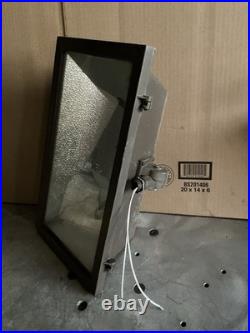 Dayton Lighting Fixtures Model 2V624 Quartz Floodlight NOS
