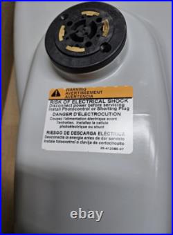 GE Evolve LED Street Light 120volts 5000 lumens ERL1005E140A Gray, New In Box