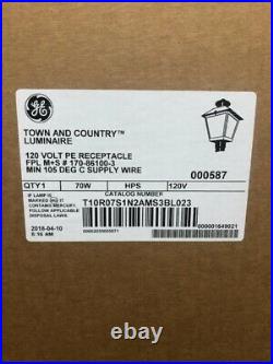 GE Town and Country Luminaire 120V PE Receptacle 000587