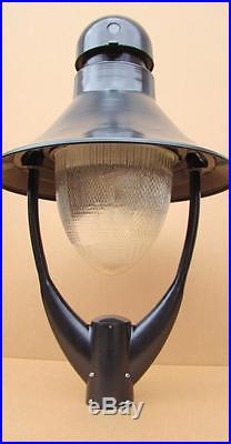 Holophane GlasWerks II Street Light, Yoke Mount, Post Light, 120v YP100HP124BS9A