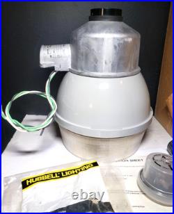 Hubbell HPS Lamp Perimeter Pole Wall Mount NRG-707-TLP Light Sensing