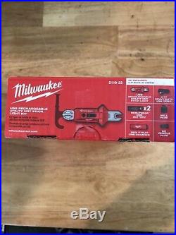 Milwaukee 2119-22 Usb Rechargeable Utility Hot Stick Light Kit
