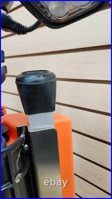 Plasticade 8005 Portable Workzone Flagger Station Dual Lamps, 35 amp 16hr RT