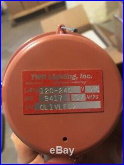 TWR Lighting L-864 LED BEACON 2 Obstruction Beacon With Controller