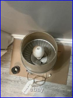 Vintage American Electric Barn Light Dusk To Dawn Mercury Vapor Untested