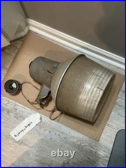 Vintage American Electric Barn Light Dusk To Dawn Mercury Vapor Untested