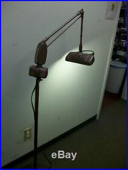 Vintage Dazor M-210-a Magnifier Floor Lamp Industrial Floating Arm Light