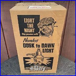 Vintage Norelco DUSK To DAWN LIGHT 175W 120V Mercury Vapor Lamp NEW SEALED