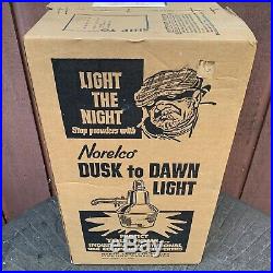 Vintage Norelco DUSK To DAWN LIGHT 175W 120V Mercury Vapor Lamp NEW SEALED